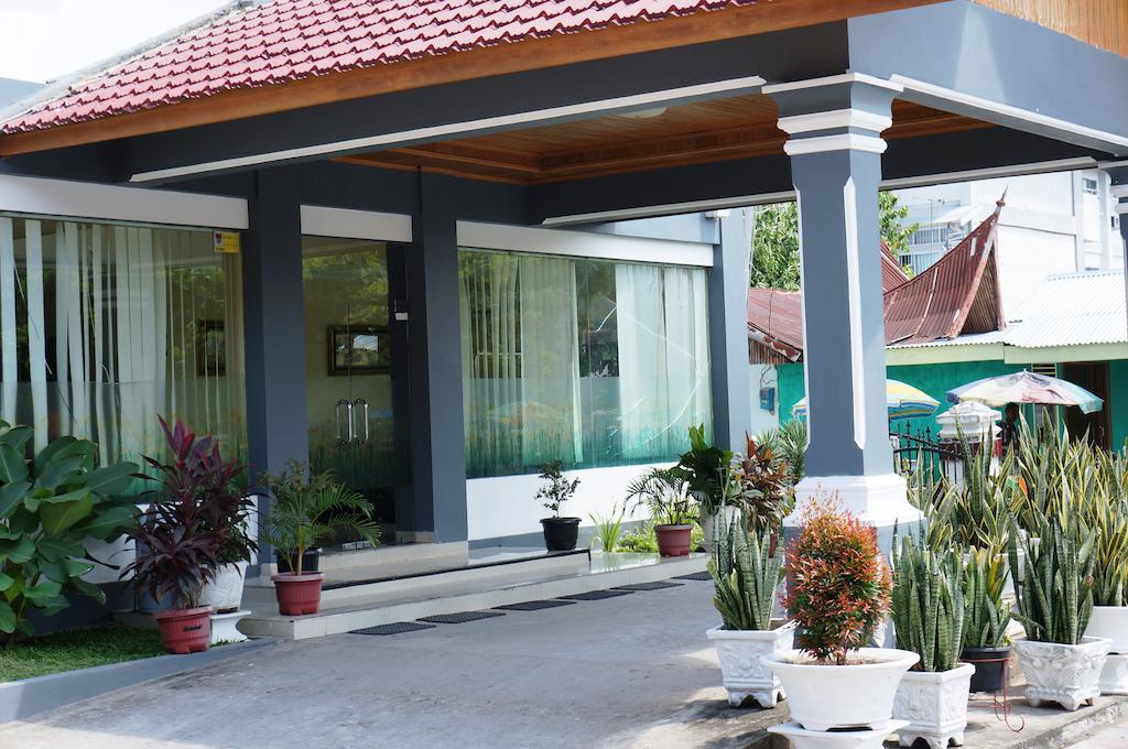 Edotel Minangkabau Padang Kültér fotó