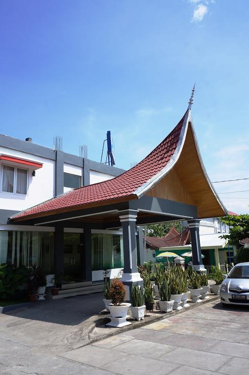 Edotel Minangkabau Padang Kültér fotó