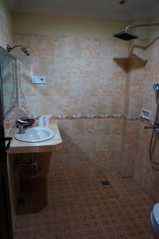 Edotel Minangkabau Padang Szoba fotó