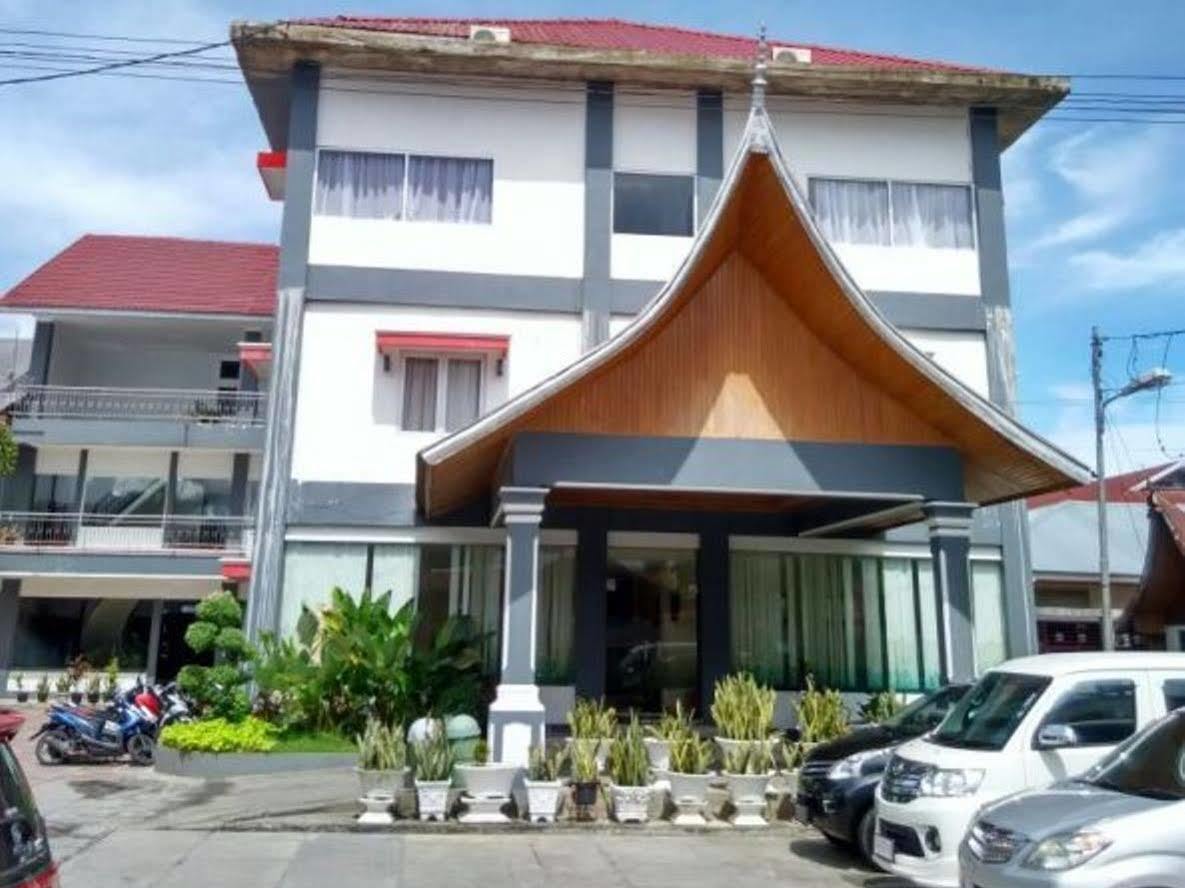 Edotel Minangkabau Padang Kültér fotó